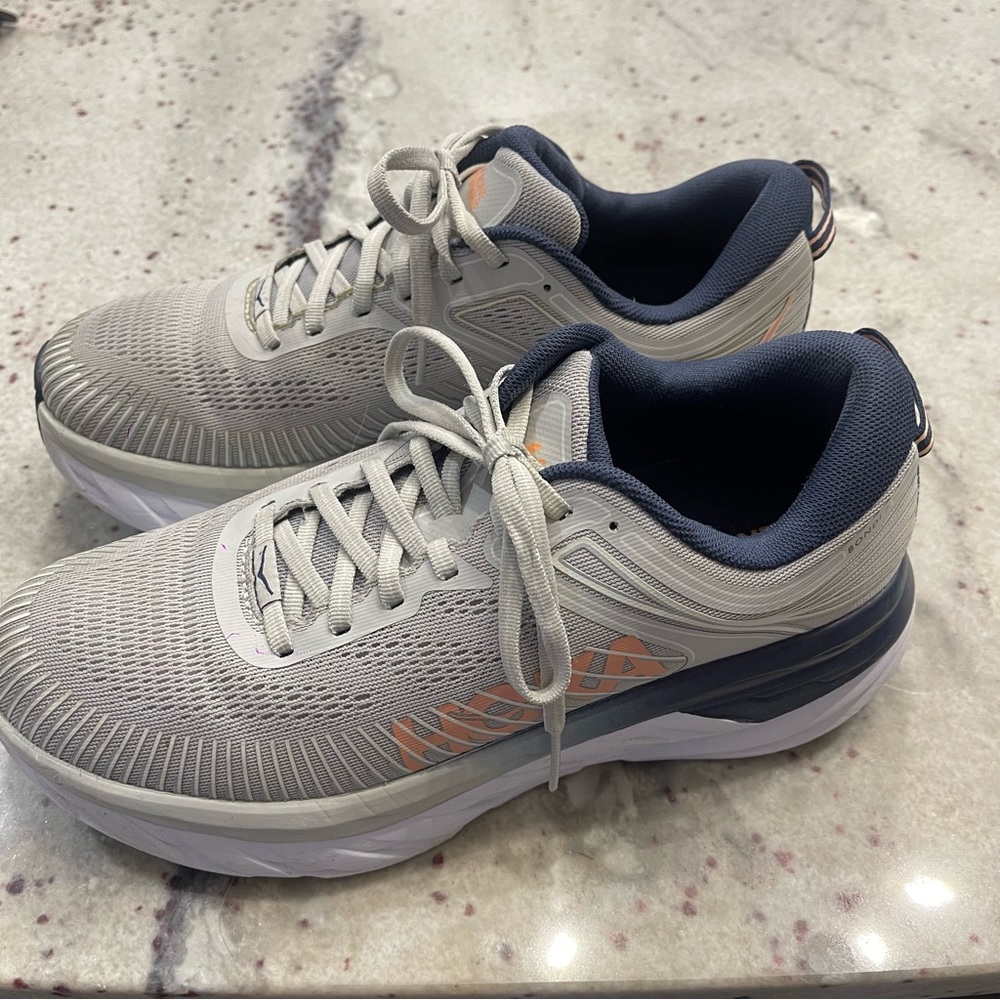 Hoka Women’s Bondi 7